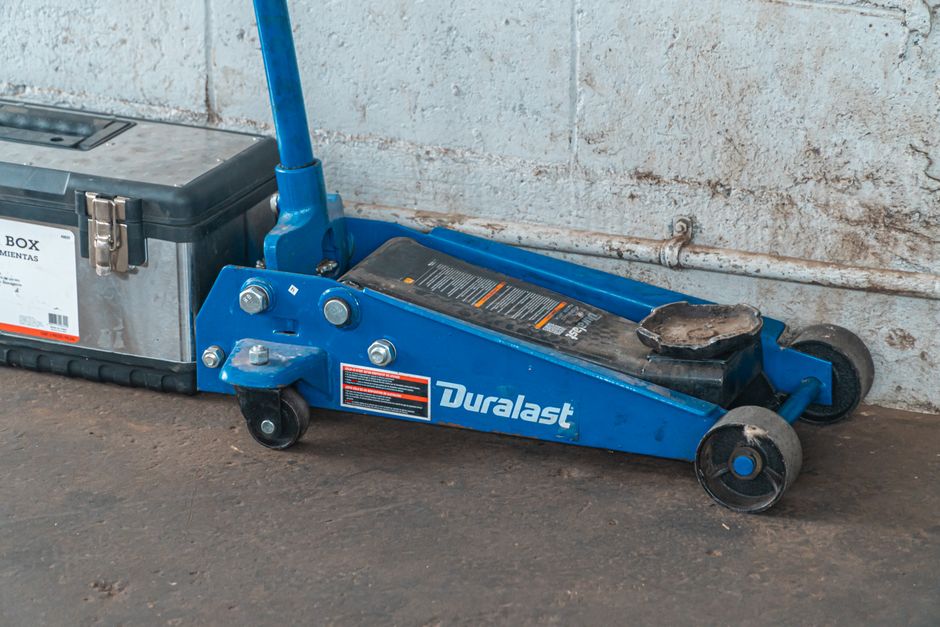 Llanta LLANTIVO Gato hidráulico 2 ton + cruceta universal